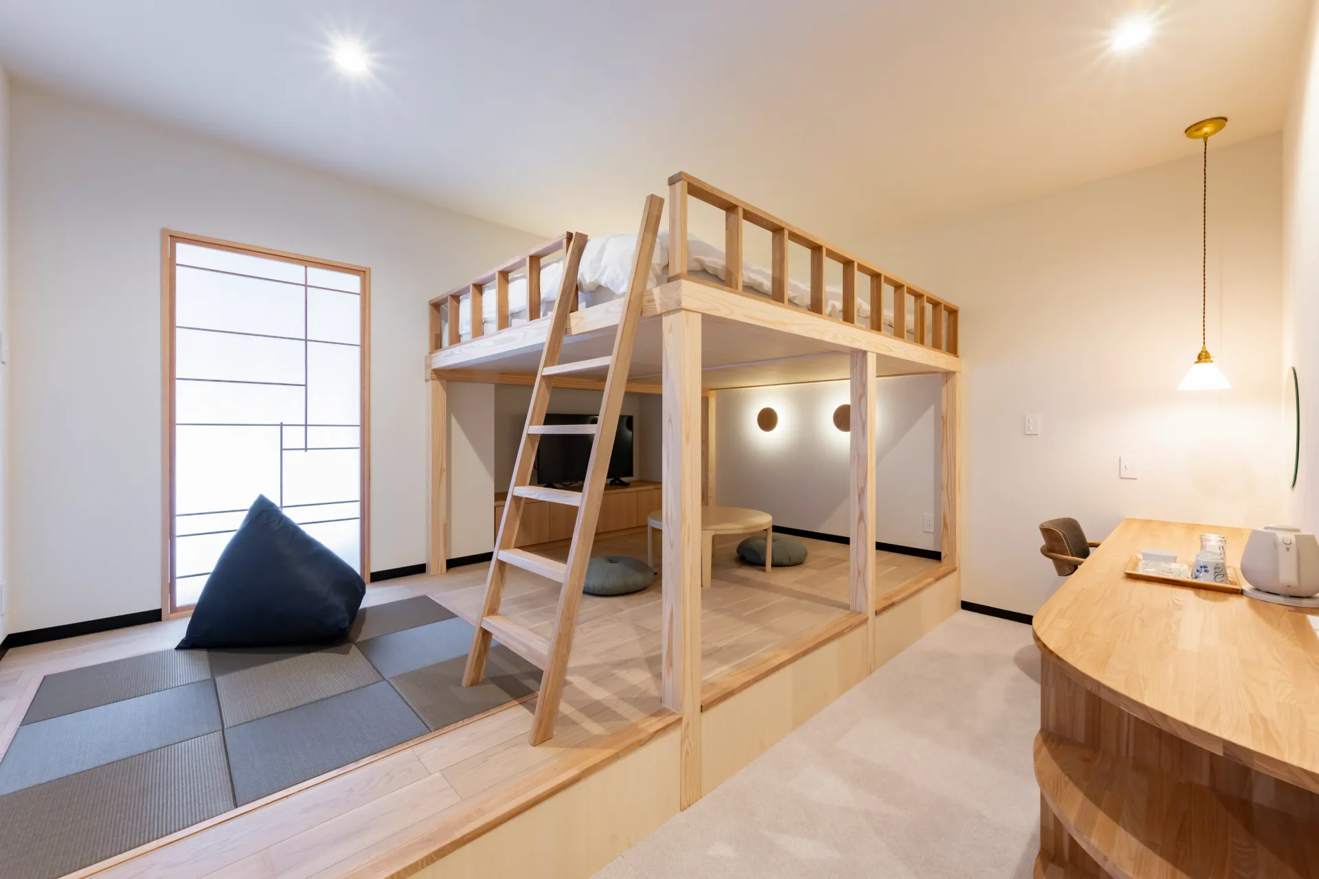 Current official site photo for standard room 105